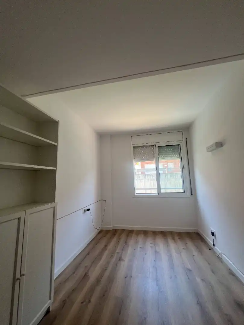 Schlafzimmer von Einfamilien-Reihenhaus zum Verkauf in Castellbisbal mit Heizung, Privatgarten und Parkett