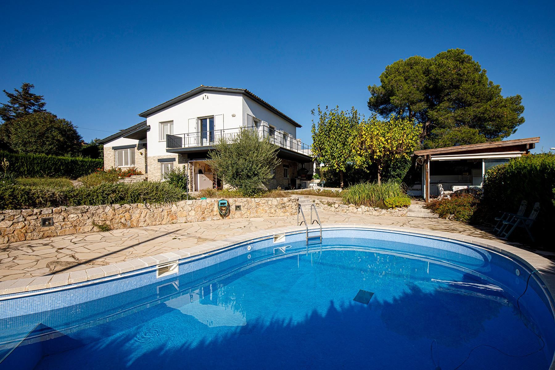 Piscina de Casa o xalet en venda en Banyoles amb Jardí privat, Terrassa i Piscina