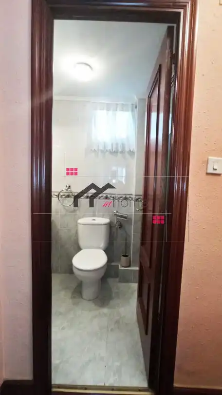 Baño de Piso en venta en Barakaldo  con Calefacción y Amueblado