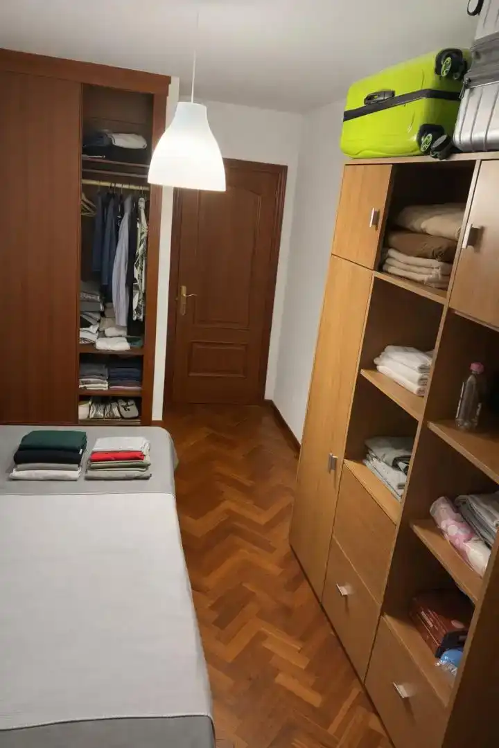 Habitación de Piso para compartir en Cambre  con Parquet y Amueblado