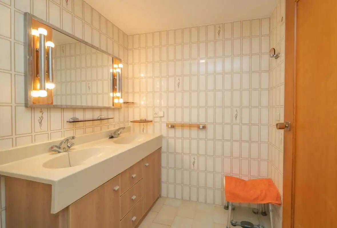 Baño de Piso en venta en El Campello con Calefacción, Jardín privado y Terraza