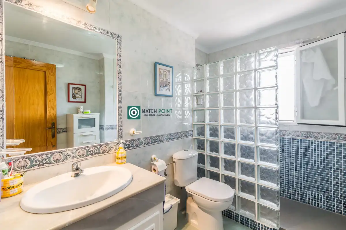 Bathroom of Detached homes for sale in Almuñécar