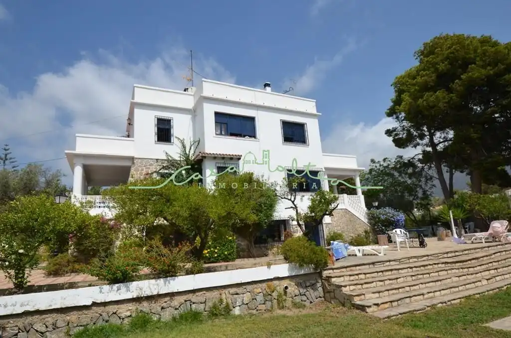 Vista exterior de Casa o xalet en venda en Altea amb Aire condicionat, Jardí privat i Terrassa