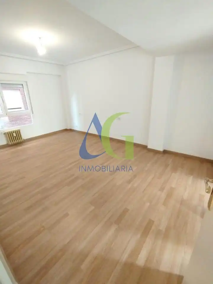 Wohnung zum Verkauf in León Capital  mit Heizung, Parkett und Terrasse