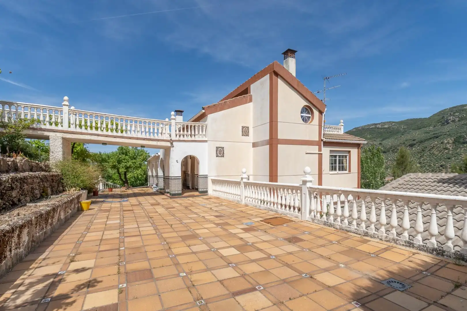 Vista exterior de Casa o chalet en venta en Valdepeñas de Jaén con Aire acondicionado, Calefacción y Jardín privado
