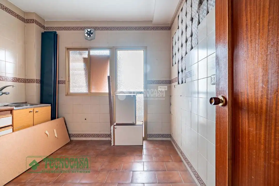 Wohnung zum Verkauf in El Ejido mit Klimaanlage und Balkon