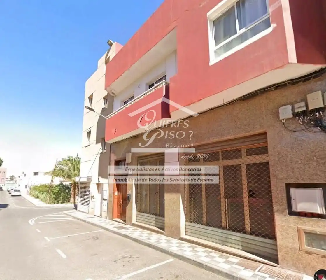 Business premises for sale in Calle Francisco López Sánchez