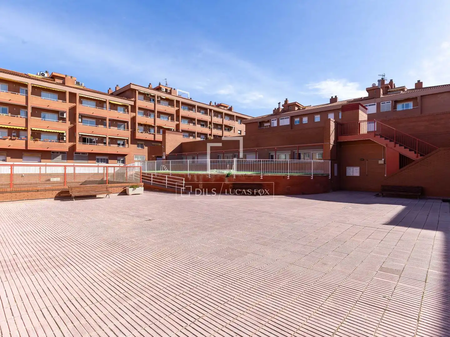 Exterior view of Flat for sale in Sant Joan Despí  with Air Conditioner