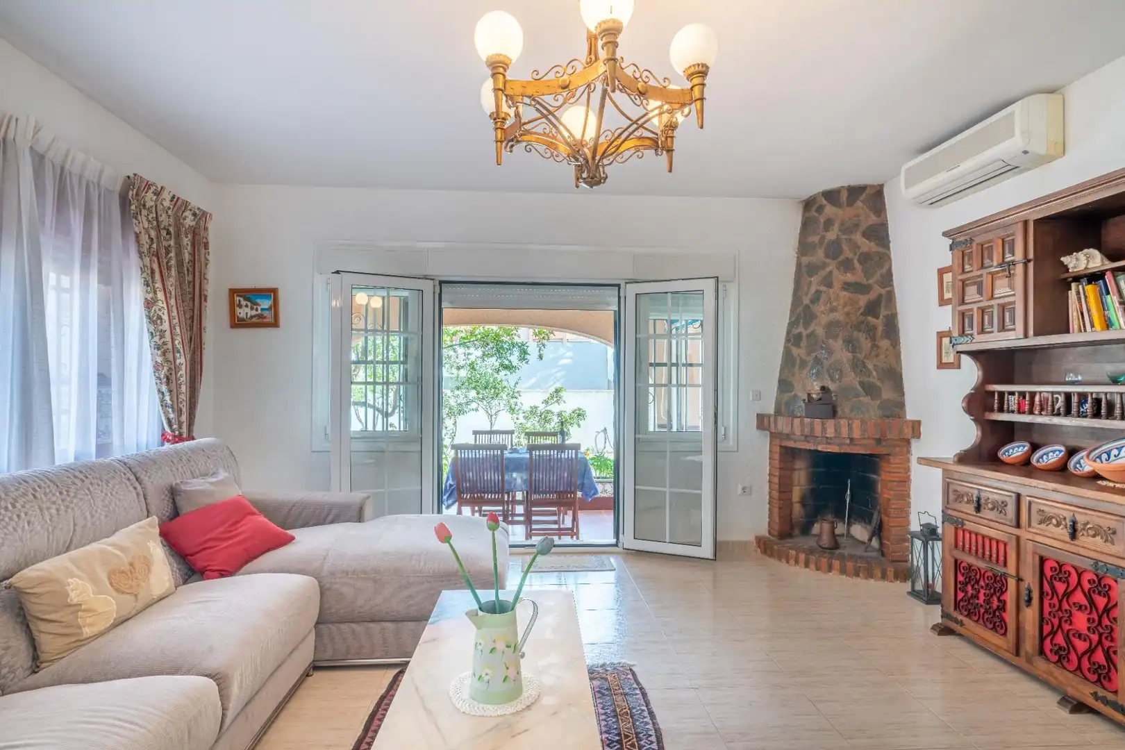 Living room of Houses for sale in Roquetas de Mar