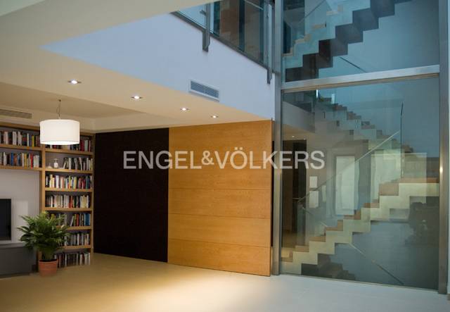 Casa-chalet en Alquiler en Barrio del Nervión