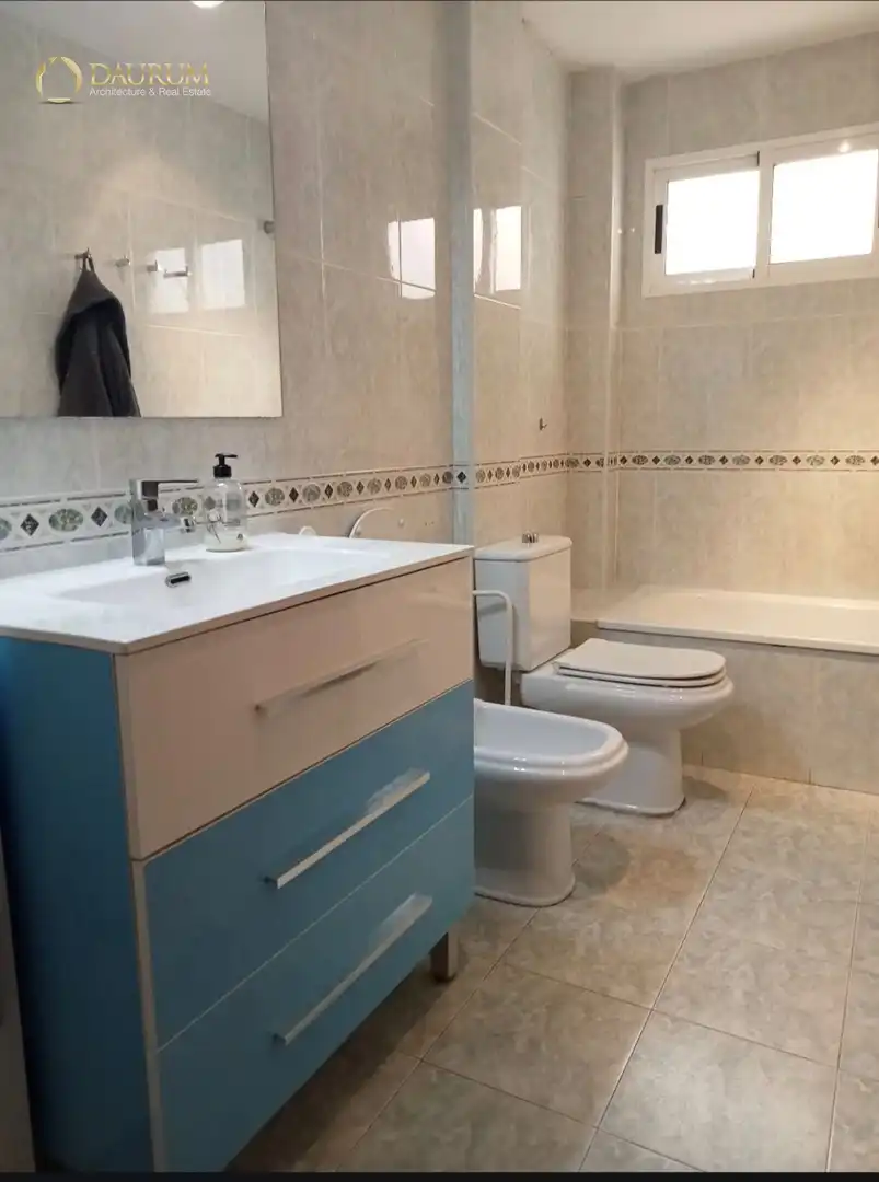 Baño de Piso en venta en Burjassot con Aire acondicionado, Terraza y Trastero