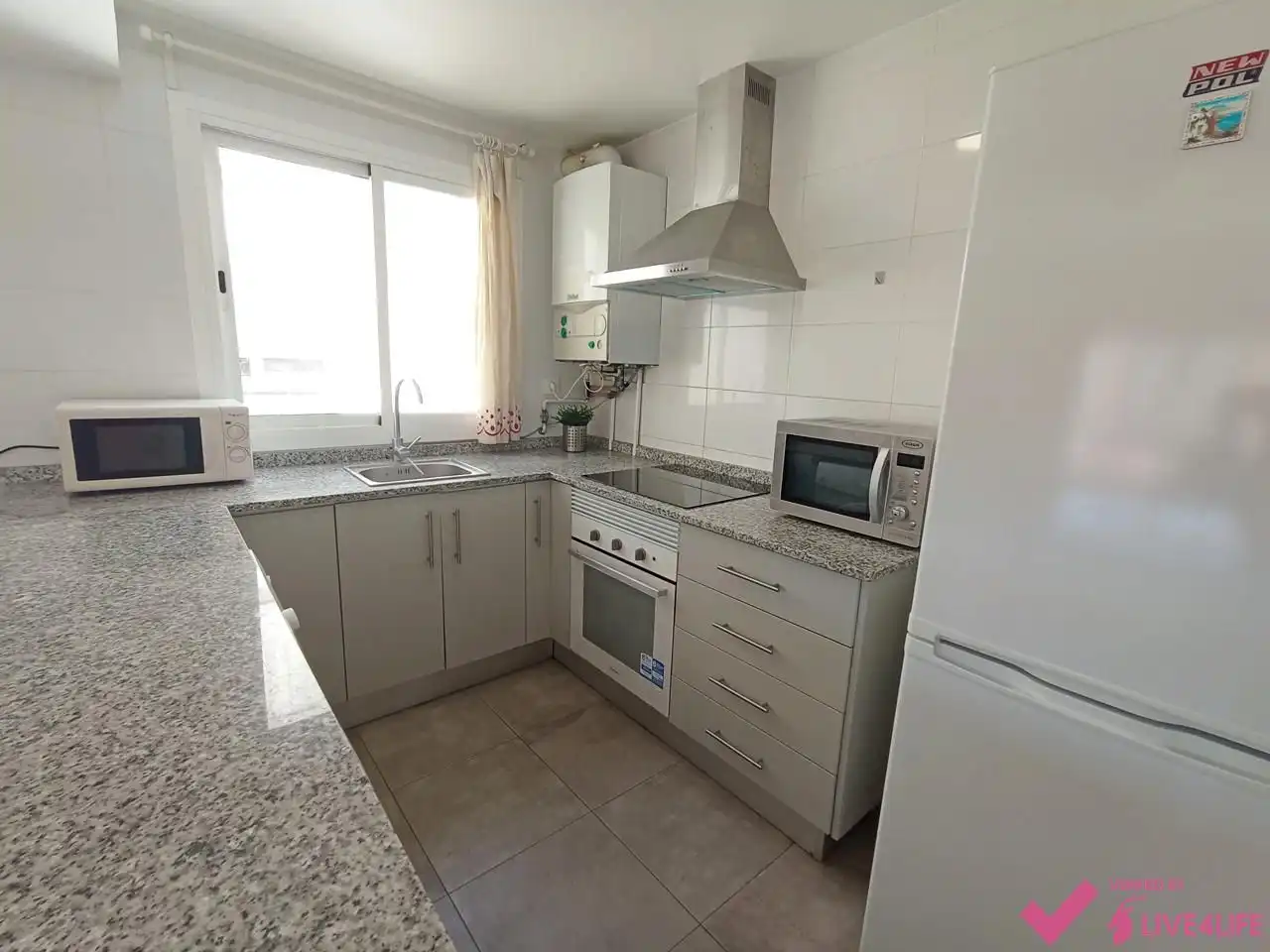 Kitchen of Flat for share in Valencia  with Heating and Furnished