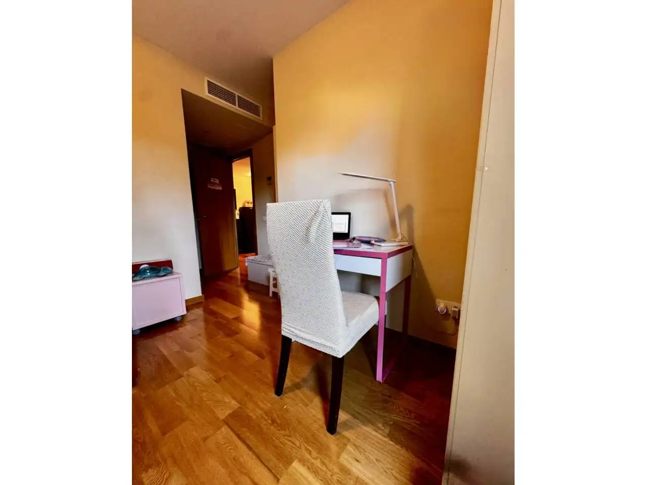 Dormitori de Apartament de lloguer en  Palma de Mallorca amb Parquet i Piscina comunitària