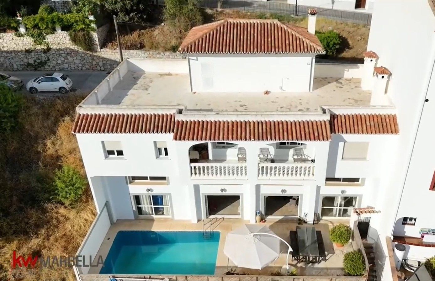 Vista exterior de Casa o xalet en venda en Ojén amb Jardí privat, Piscina i Balcó
