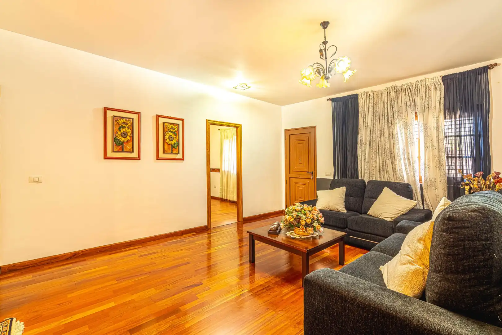 Sala de estar de Casa adosada en venta en San Cristóbal de la Laguna con Jardín privado, Terraza y Trastero
