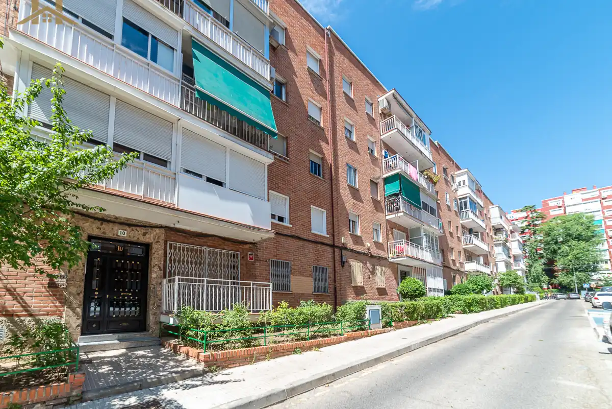 Vista exterior de Pis en venda en Alcorcón amb Calefacció, Moblat i Forn