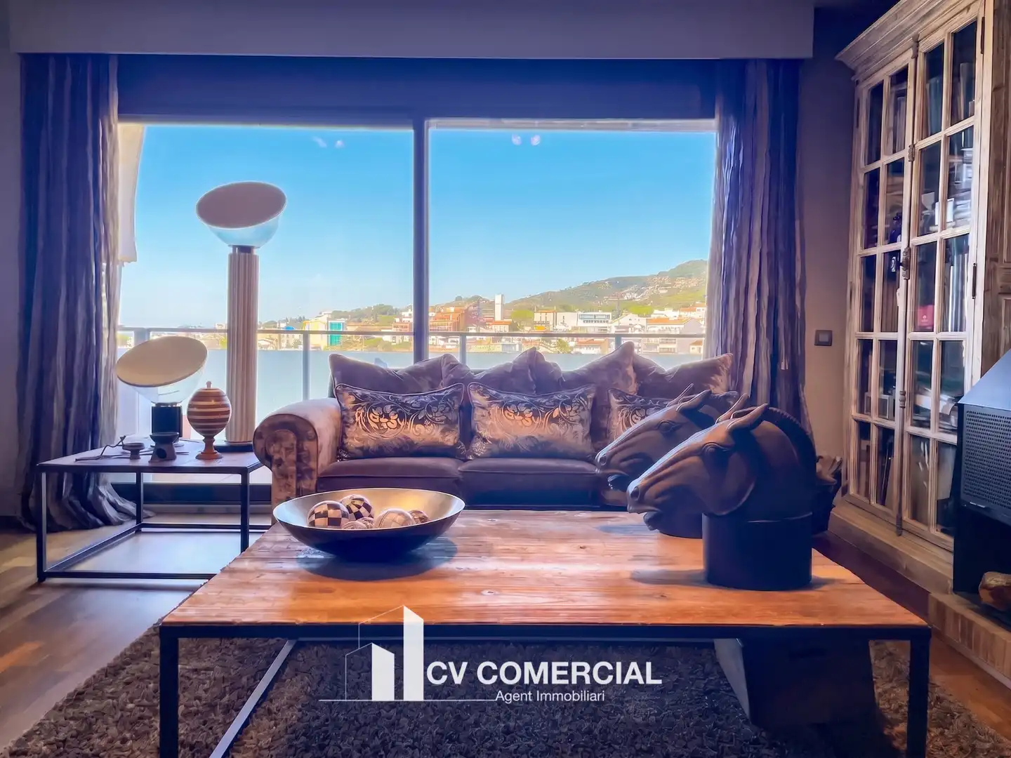Sala de estar de Ático en venta en Tiana con Aire acondicionado, Calefacción y Parquet
