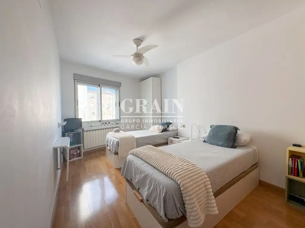 Habitación de Apartamento en venta en Albacete con Aire acondicionado y Calefacción