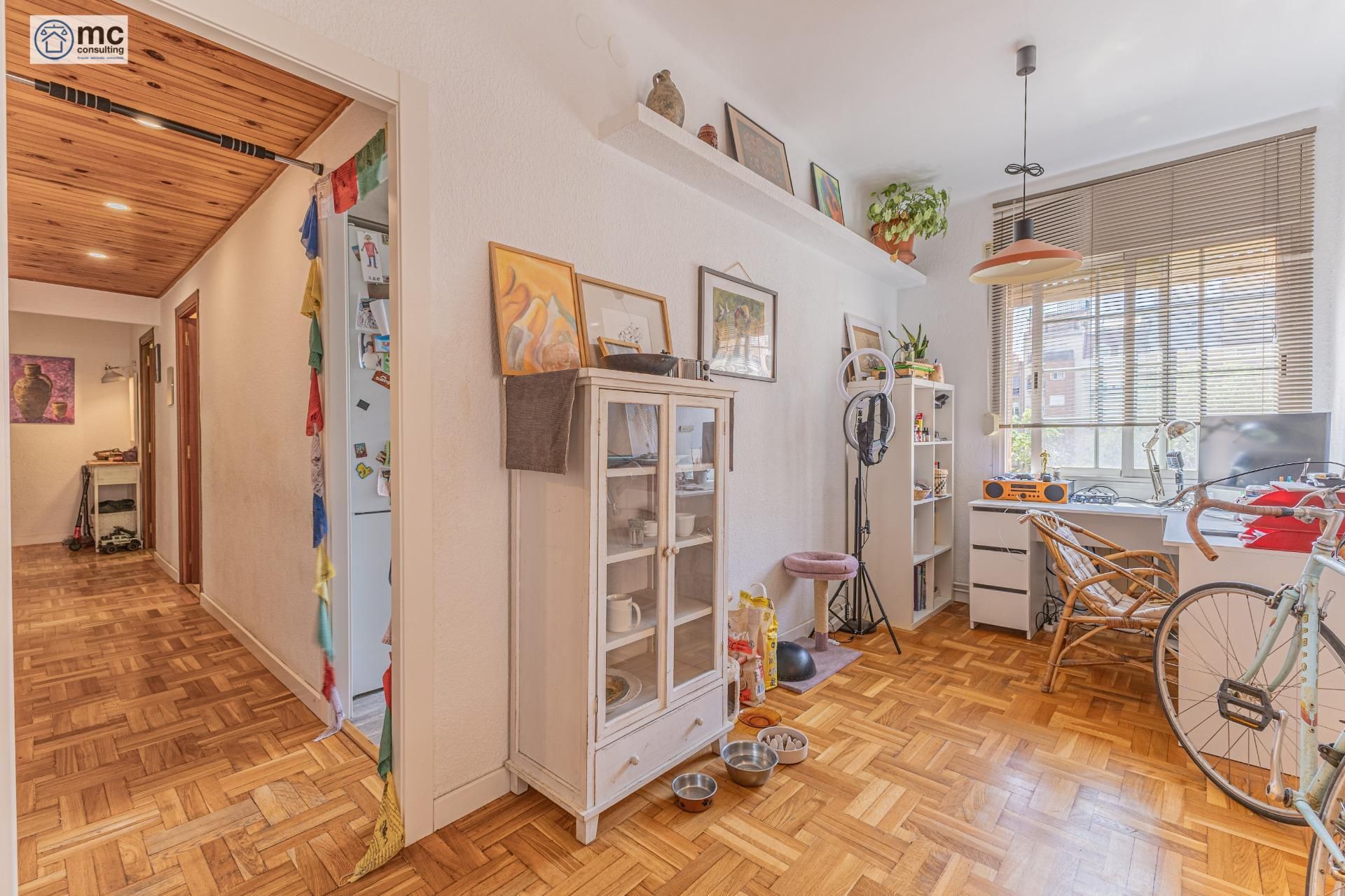 Habitación de Piso en venta en  Barcelona Capital con Parquet