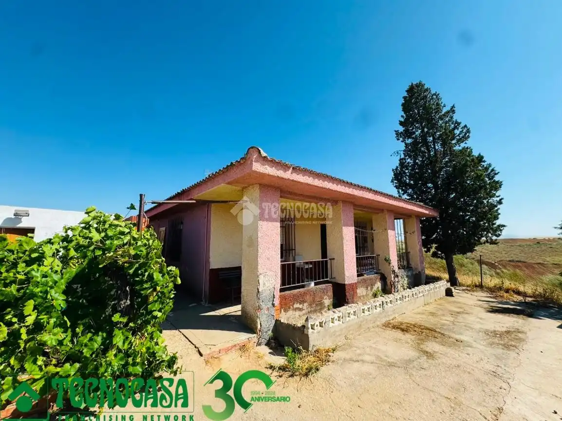 Vista exterior de Casa o xalet en venda en Albarreal de Tajo amb Traster i Moblat