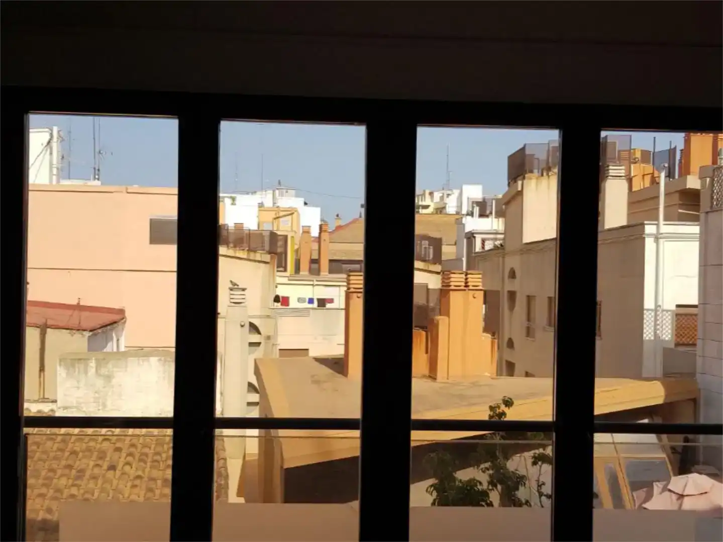 Außenansicht von Wohnungen zur Miete in  Valencia Capital mit Klimaanlage