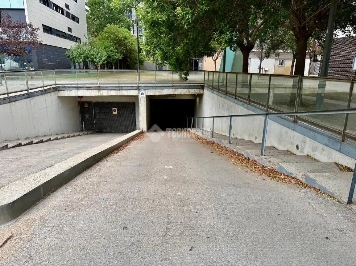 Aparcament de Garatge en venda en L'Hospitalet de Llobregat