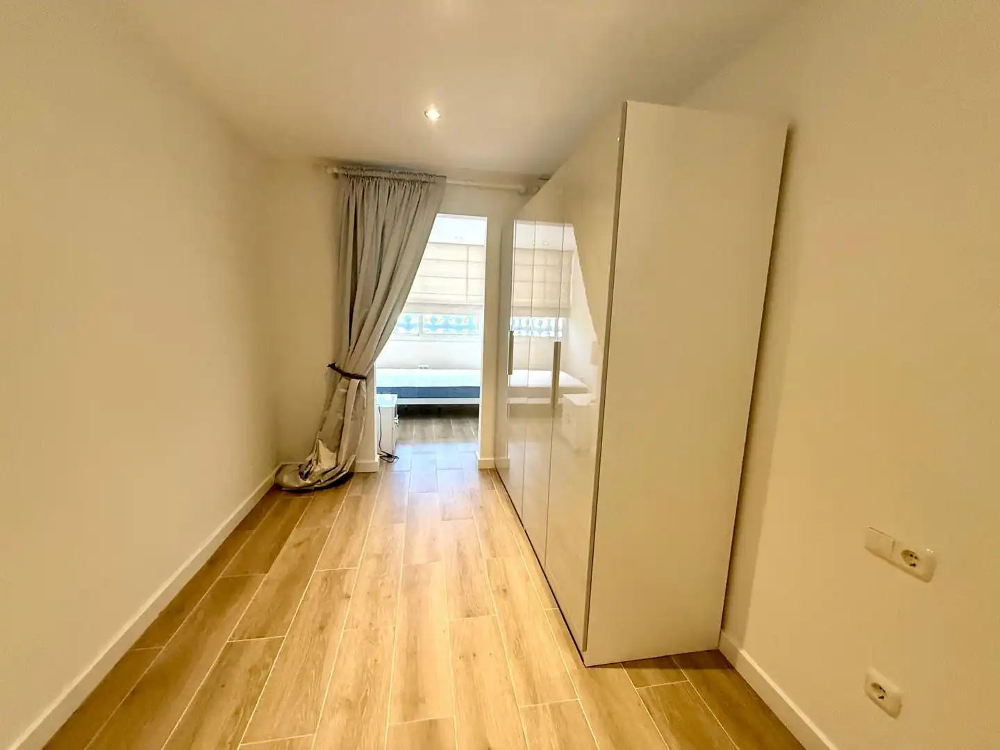 Dormitori de Apartament de lloguer en Marbella amb Aire condicionat, Terrassa i Piscina
