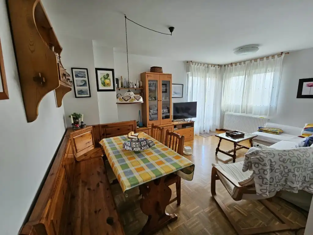 Wohnung mit Aufzug zum Verkauf in Calle Peña Ubiña