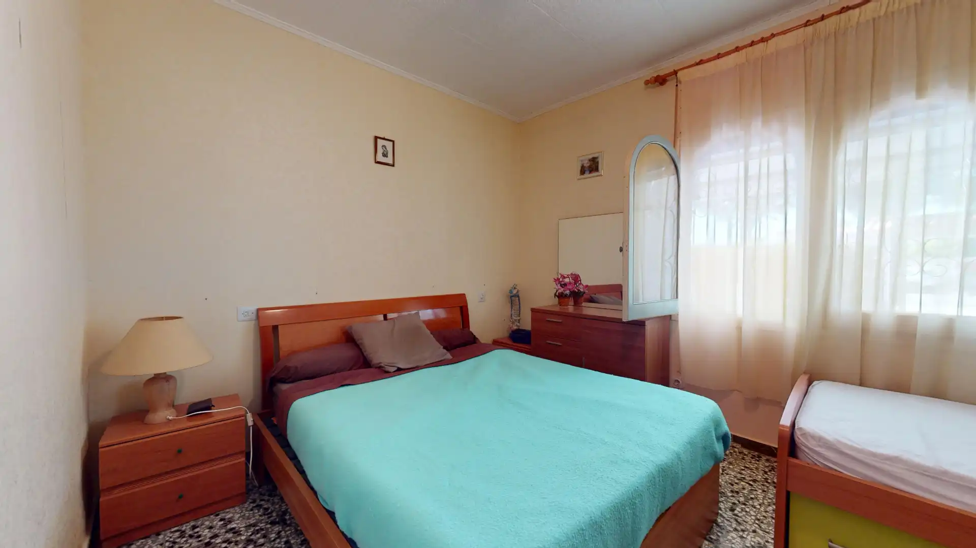 Dormitori de Casa o xalet en venda en Mont-roig del Camp amb Aire condicionat, Calefacció i Jardí privat