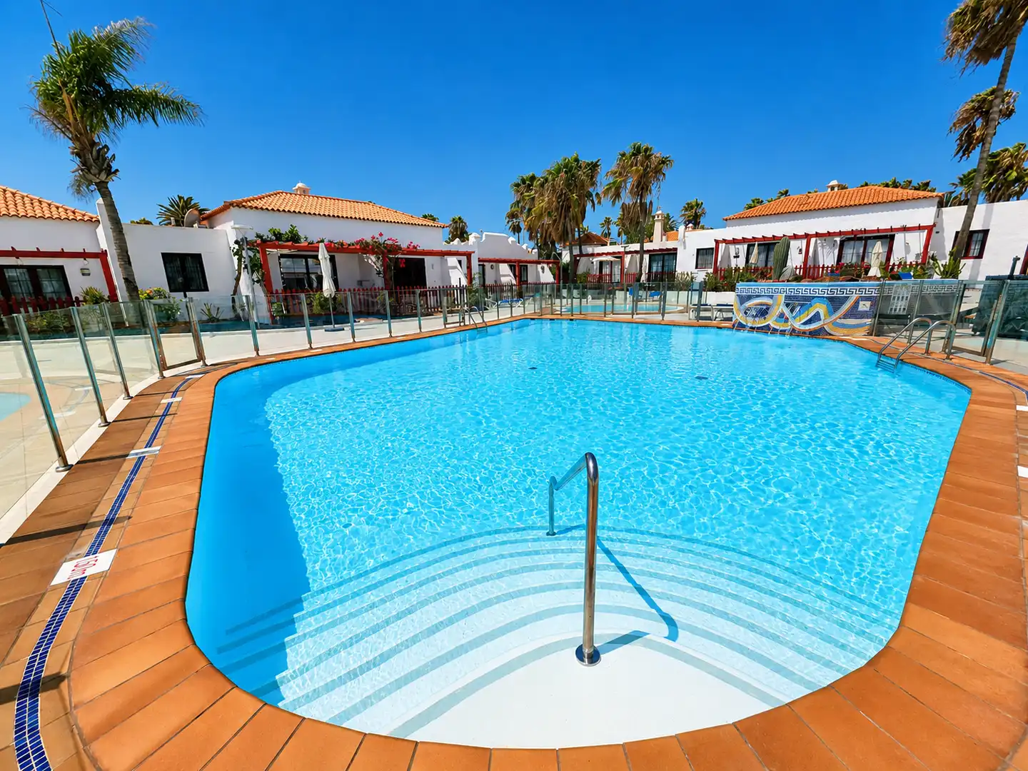 Piscina de Estudio en venta en Antigua con Aire acondicionado, Amueblado y Piscina comunitaria