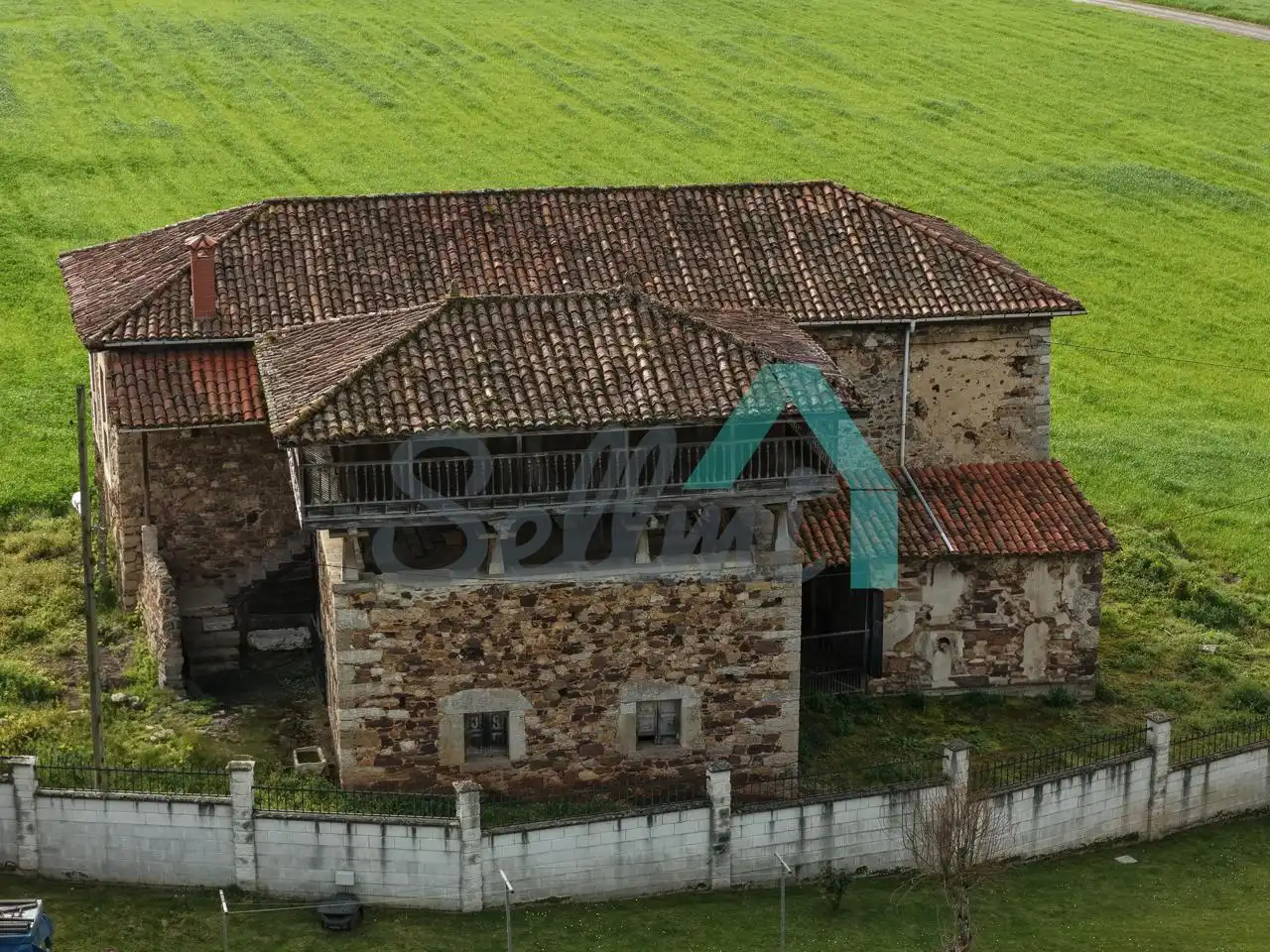 Casa o xalet en venda a Llamas, Salas