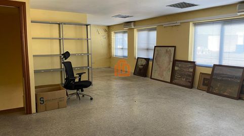 Foto 4 de Oficina de alquiler en Onzonilla, León