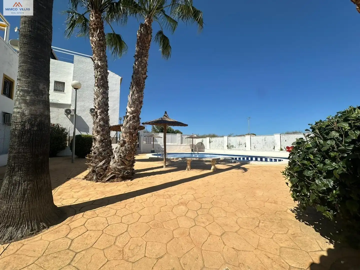 Piscina de Planta baixa en venda en Orihuela amb Aire condicionat, Jardí privat i Piscina comunitària