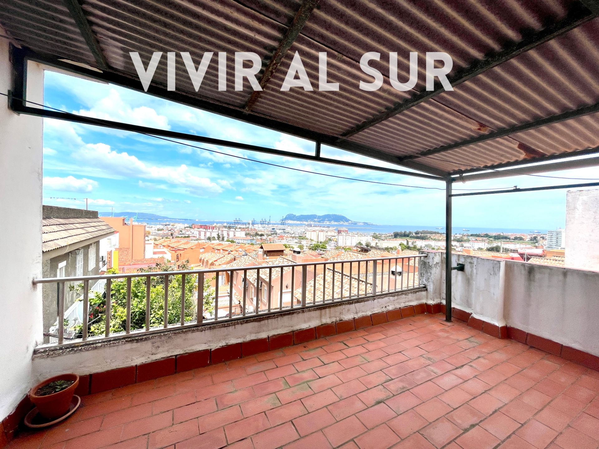 Terrace of House or chalet for sale in Algeciras  with Air Conditioner, Terrace and Alarm
