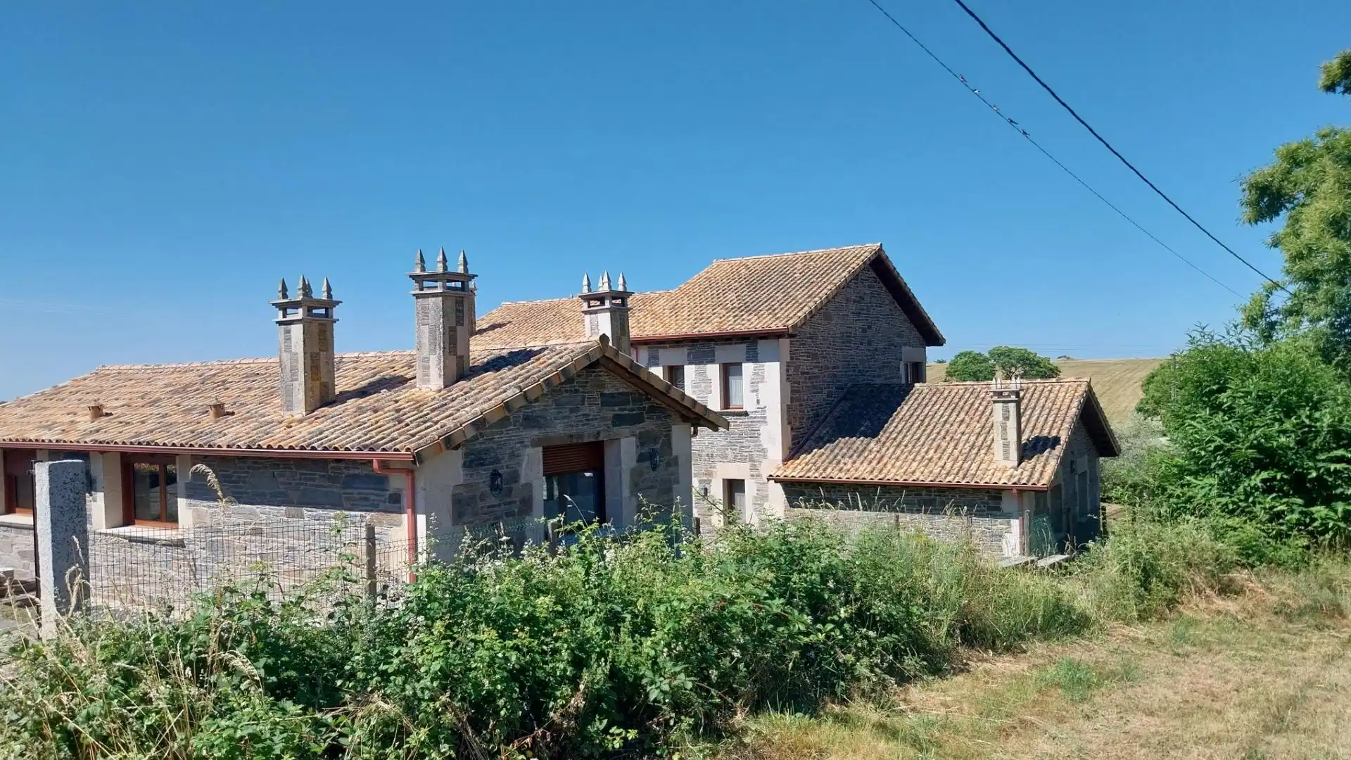 Exterior view of Houses for sale in Laza  with Private garden, Terrace and Furnished