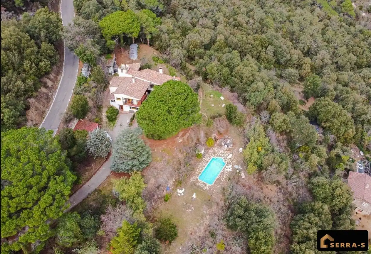 Maison rustique avec terrasse à vendre à Sant Iscle de Vallalta