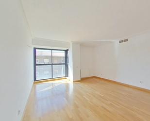 Exterior view of Flat for sale in  Madrid Capital  with Air Conditioner, Heating and Private garden