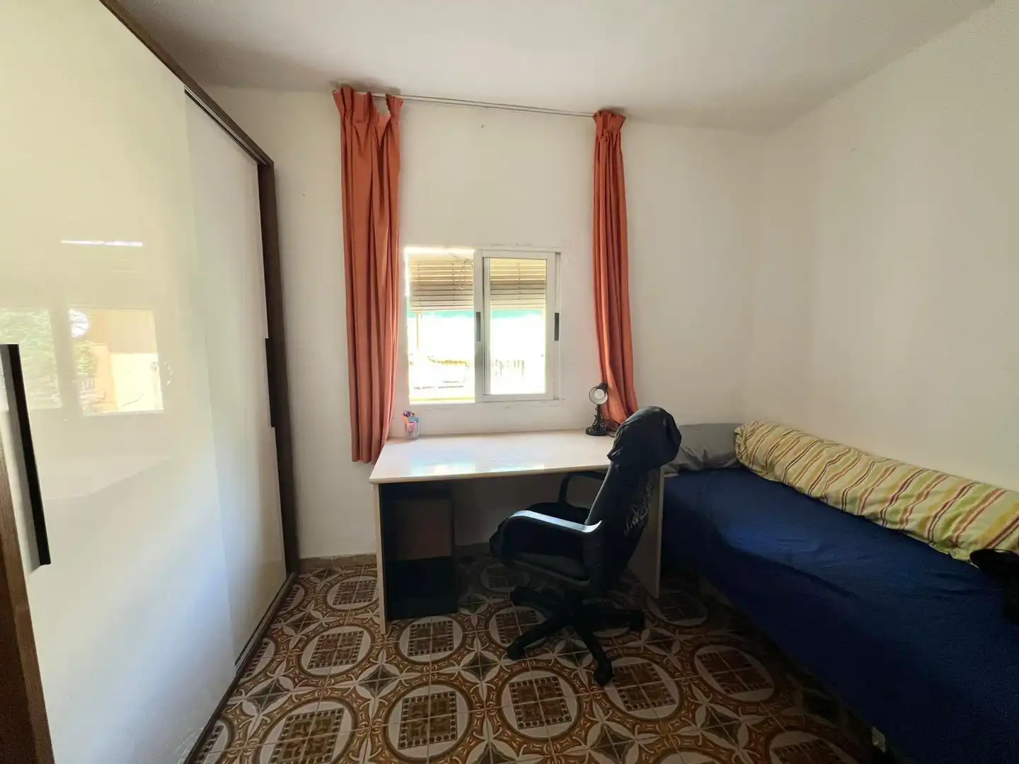 Bedroom of Flat for rent in Granada  with Furnished and Balcony