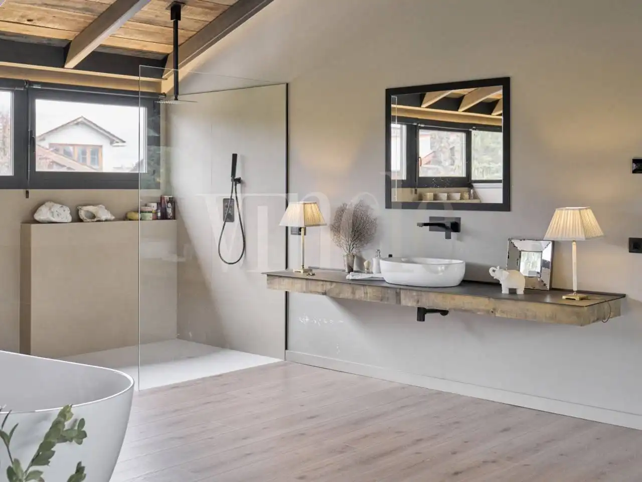Bany de Casa o xalet en venda en Puigcerdà amb Calefacció, Jardí privat i Parquet