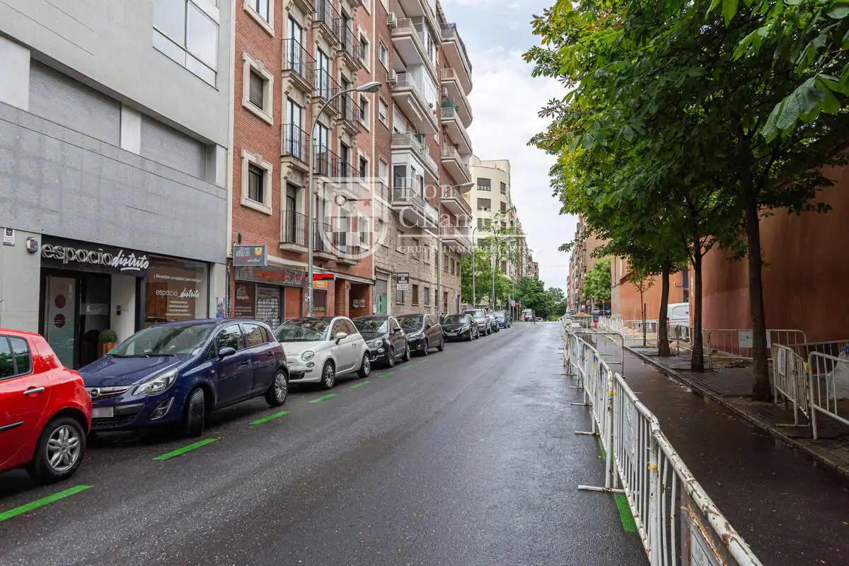 Vista exterior de Oficina en venta en Madrid