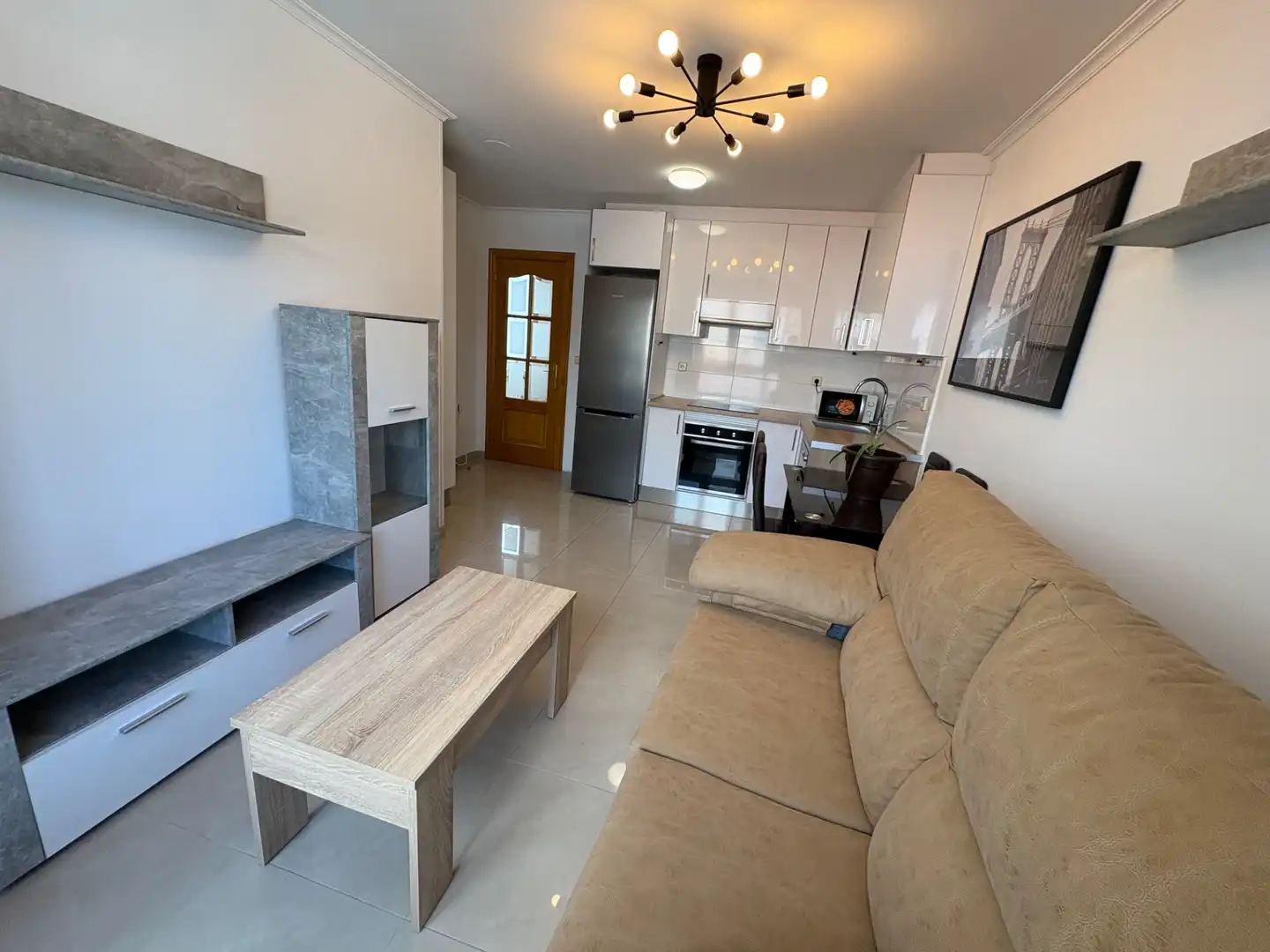Wohnzimmer von Wohnung zur Miete in Ferrol mit Heizung, Abstellraum und Möbliert