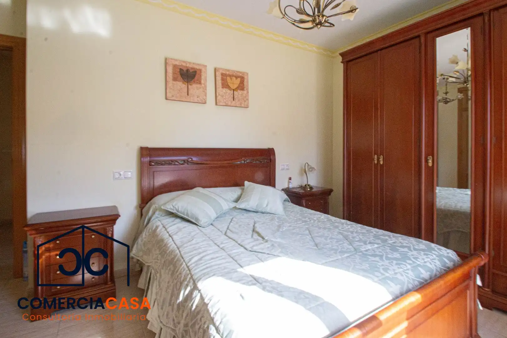 Habitación de Casa adosada en venta en Jun con Aire acondicionado, Calefacción y Terraza