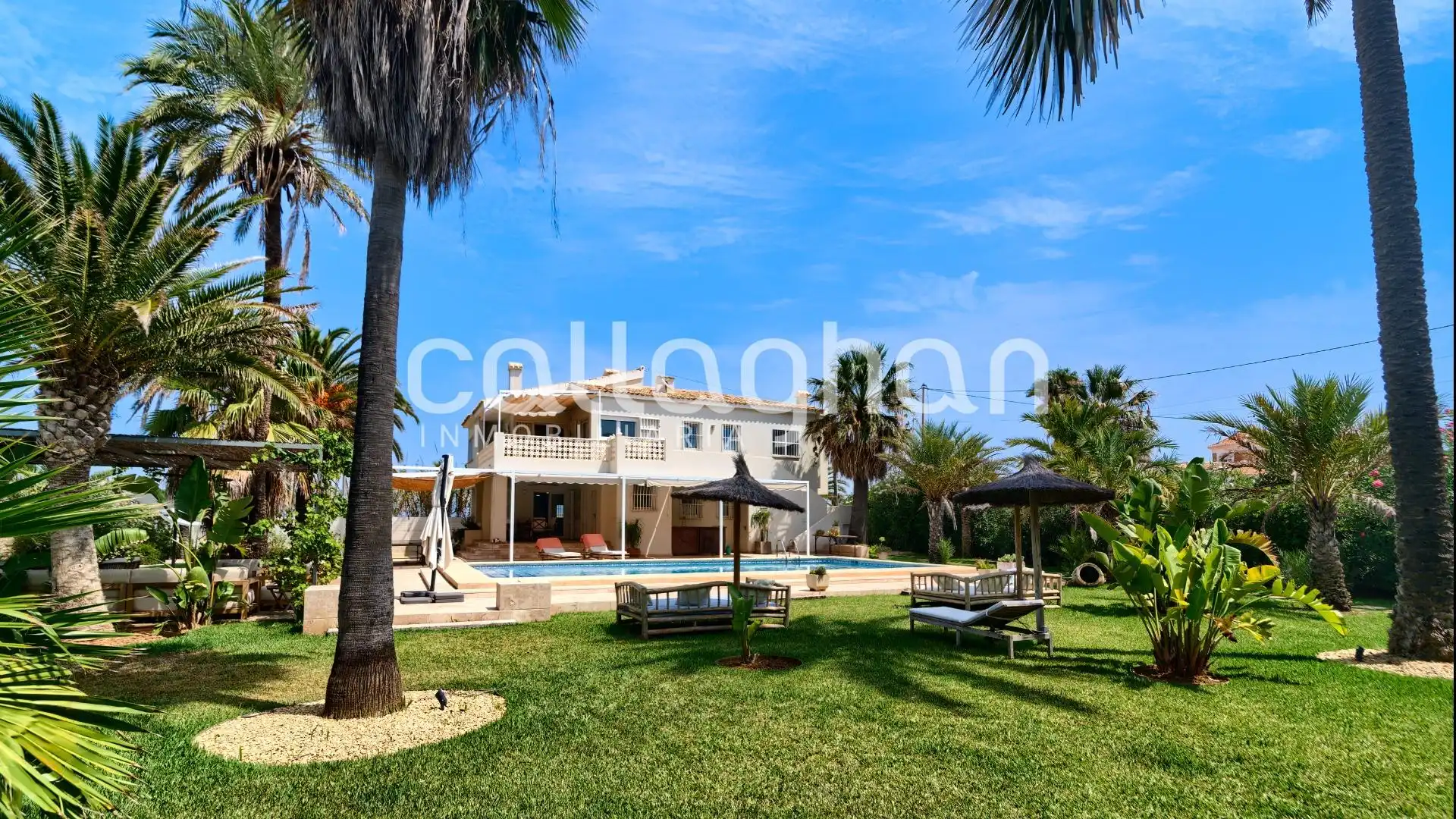 Vista exterior de Casa o xalet de lloguer en Dénia amb Aire condicionat, Calefacció i Jardí privat