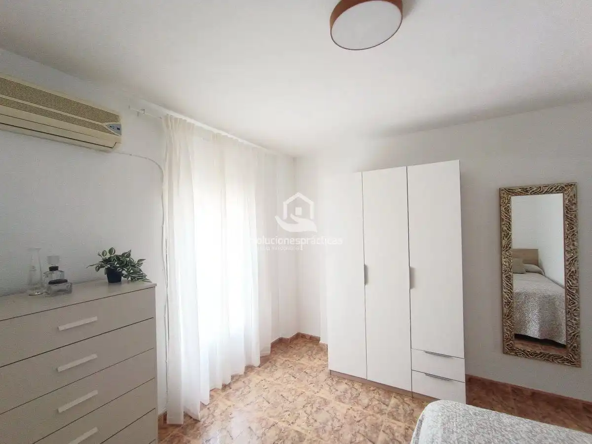 Schlafzimmer von Wohnung zur Miete in Martos mit Klimaanlage, Heizung und Terrasse