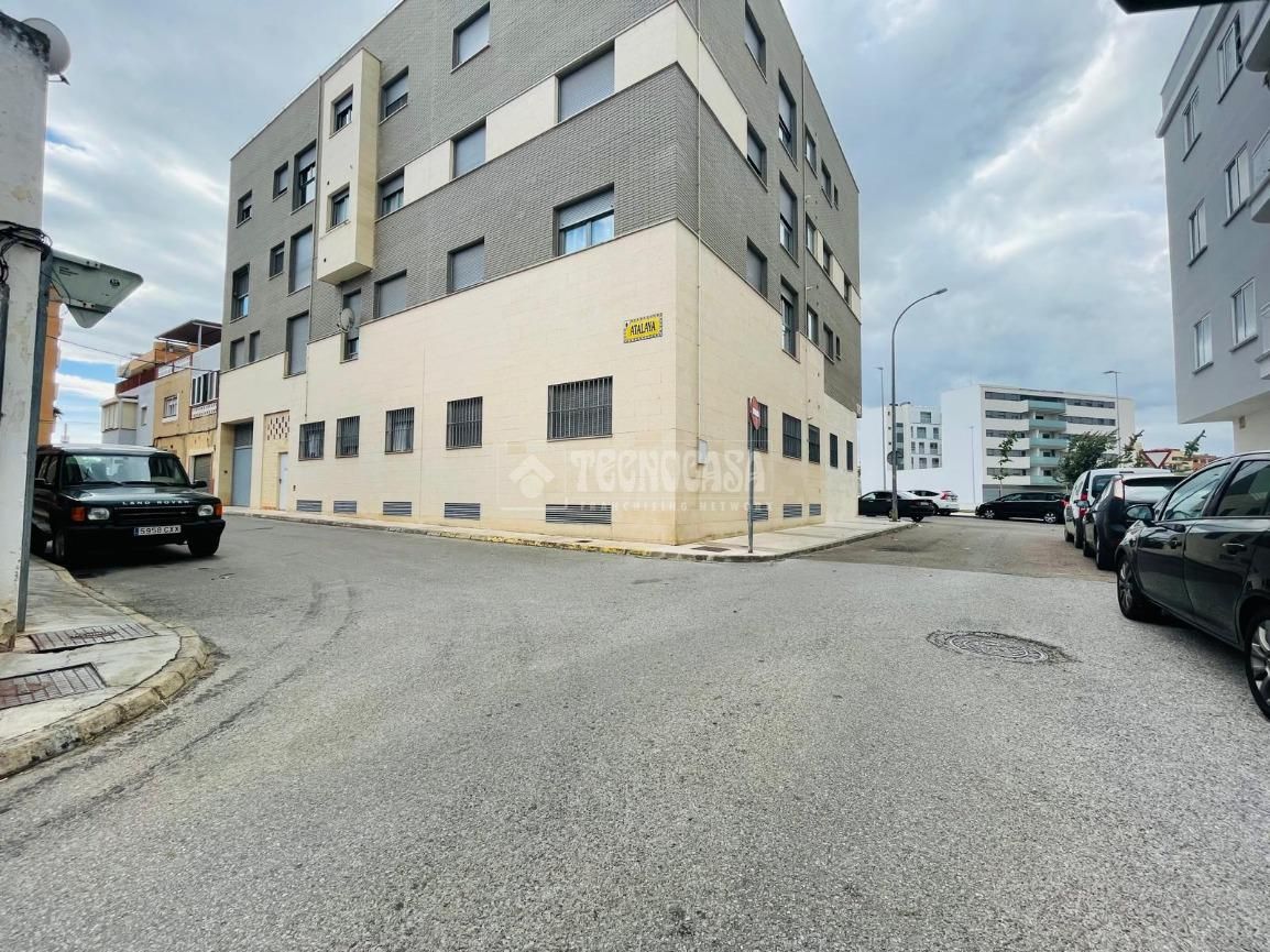 House or chalet for sale in Maria Auxiliadora - Barriada de Llera