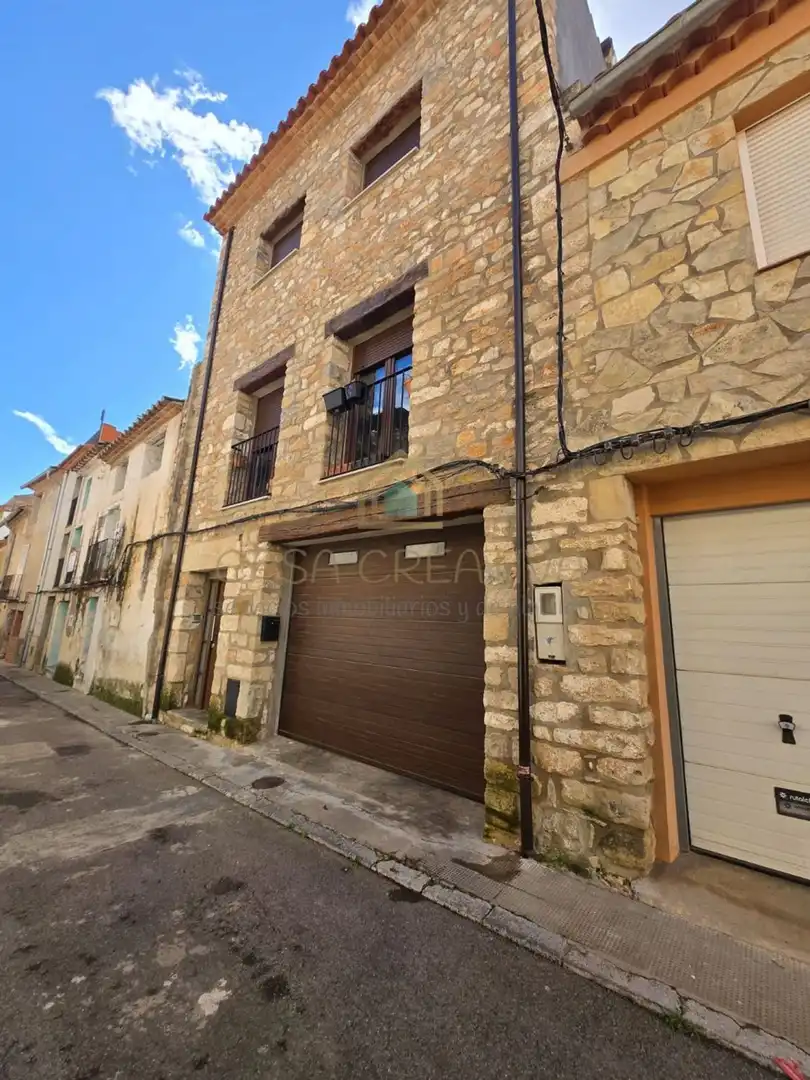 Vista exterior de Casa o xalet en venda en Atzeneta del Maestrat amb Aire condicionat i Terrassa