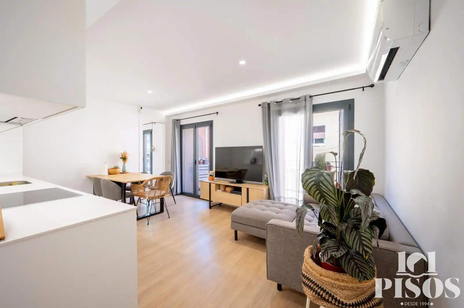 Sala de estar de Piso en venta en  Barcelona Capital con Aire acondicionado, Calefacción y Terraza