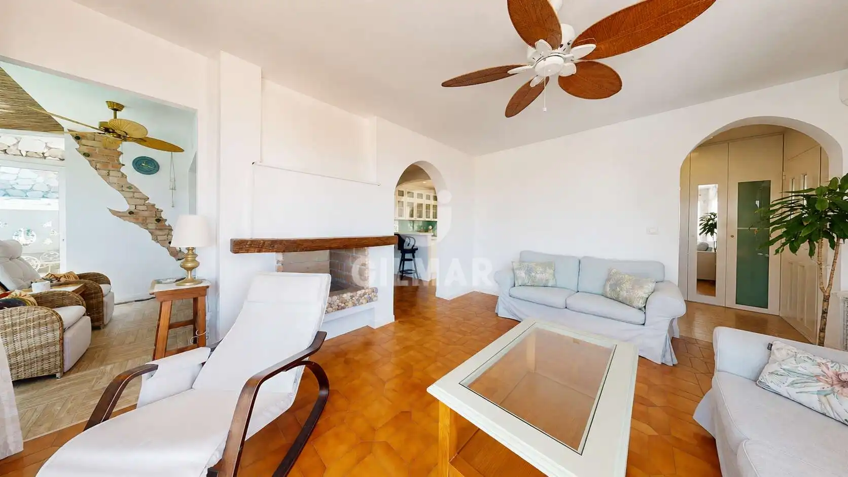 Sala d'estar de Casa o xalet en venda en Benalmádena amb Calefacció, Jardí privat i Piscina