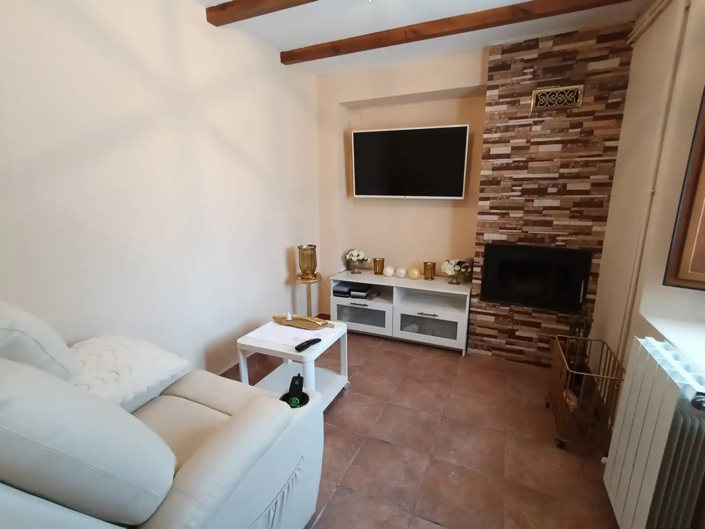 Sala d'estar de Casa o xalet en venda en Las Rozas de Valdearroyo  amb Calefacció i Jardí privat