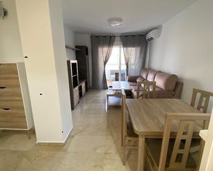 Living room of Flat to rent in  Granada Capital  with Furnished, Oven and Washing machine